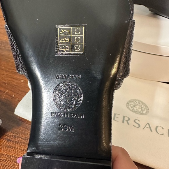 Versace Virtus Sandal metallic black leather with gun metal hardware - Picture 4 of 11